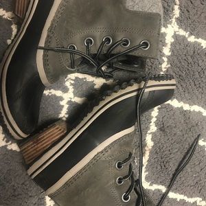 Sorel lace up duck boot
